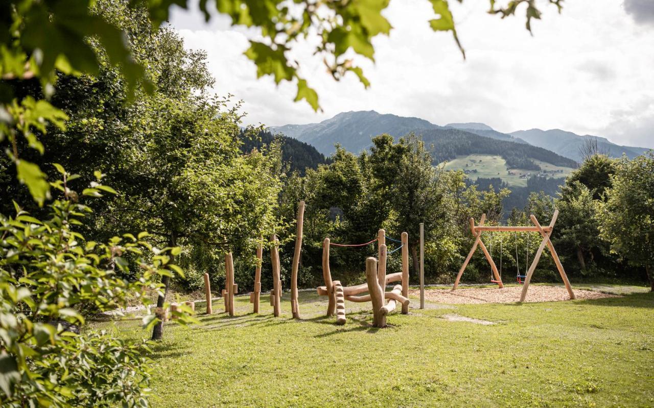 Strasserwirt - Ansitz Zu Tirol Strassen Bagian luar foto