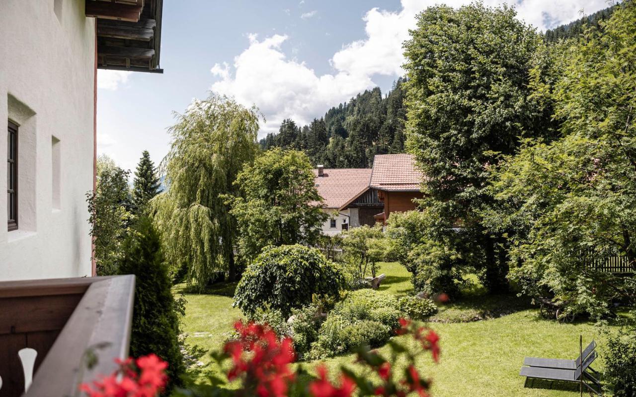 Strasserwirt - Ansitz Zu Tirol Strassen Bagian luar foto