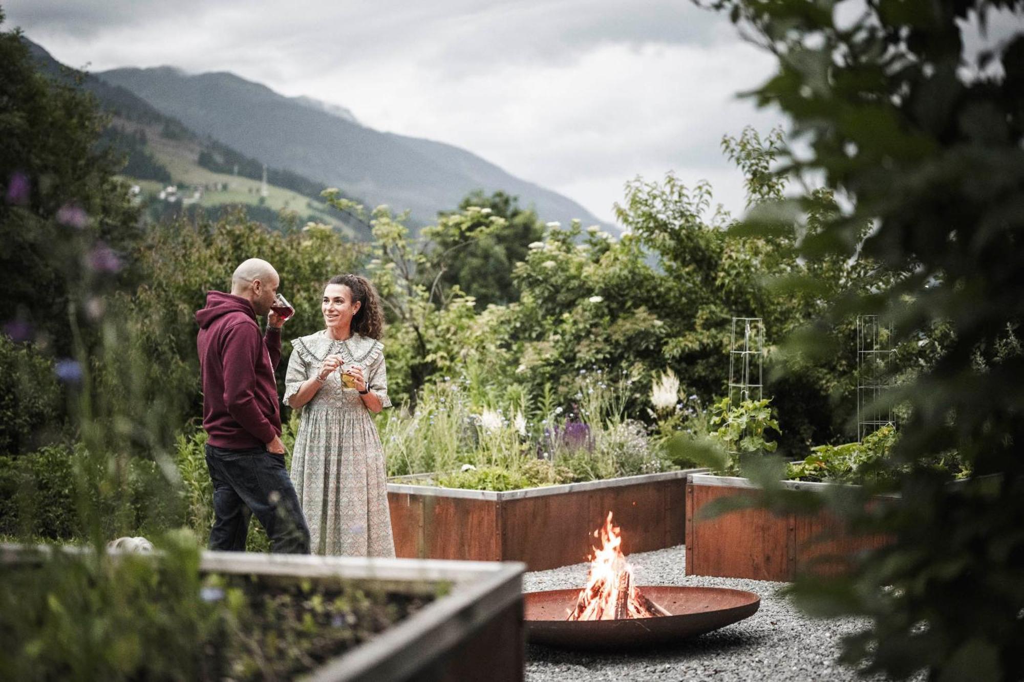 Strasserwirt - Ansitz Zu Tirol Strassen Bagian luar foto