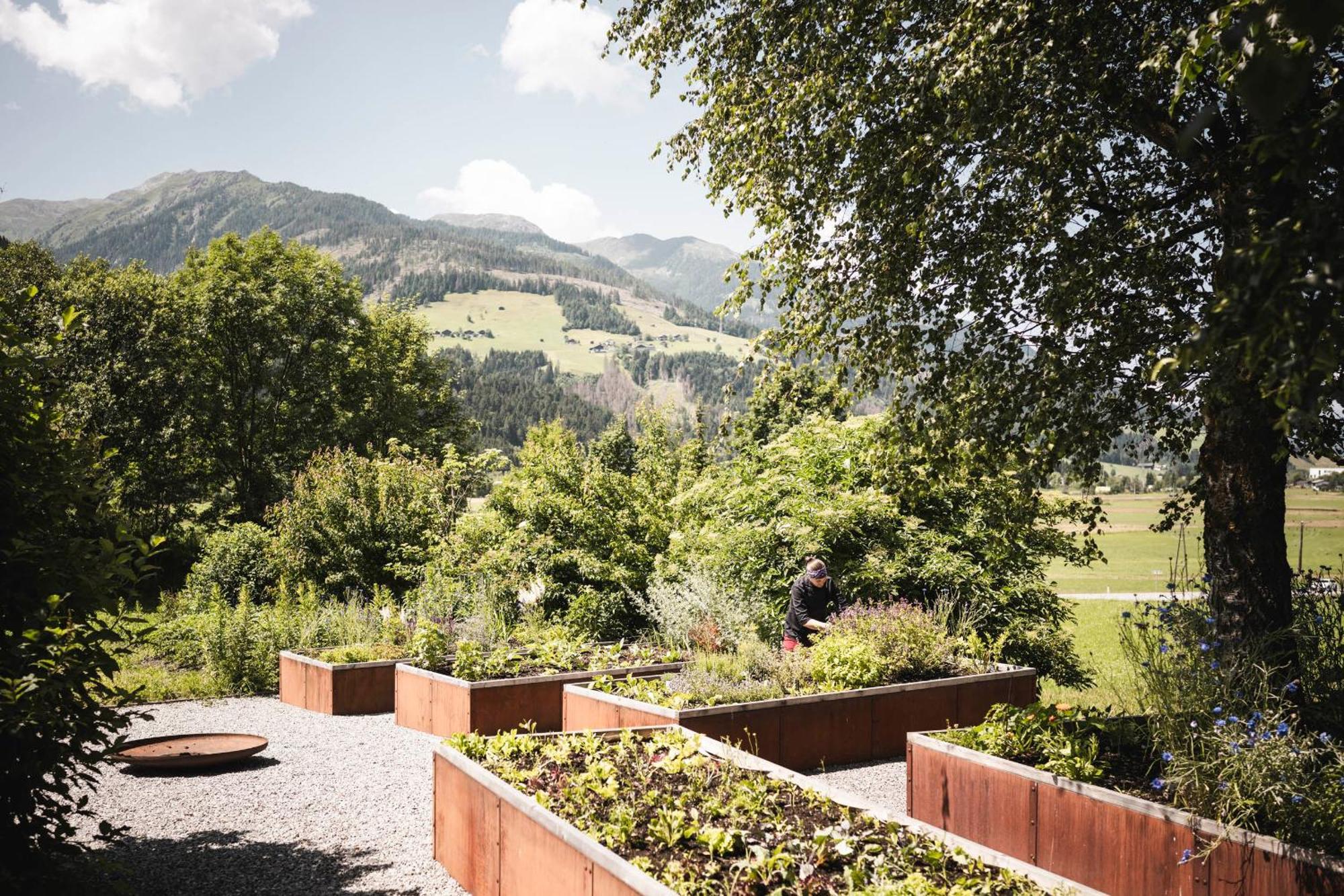 Strasserwirt - Ansitz Zu Tirol Strassen Bagian luar foto