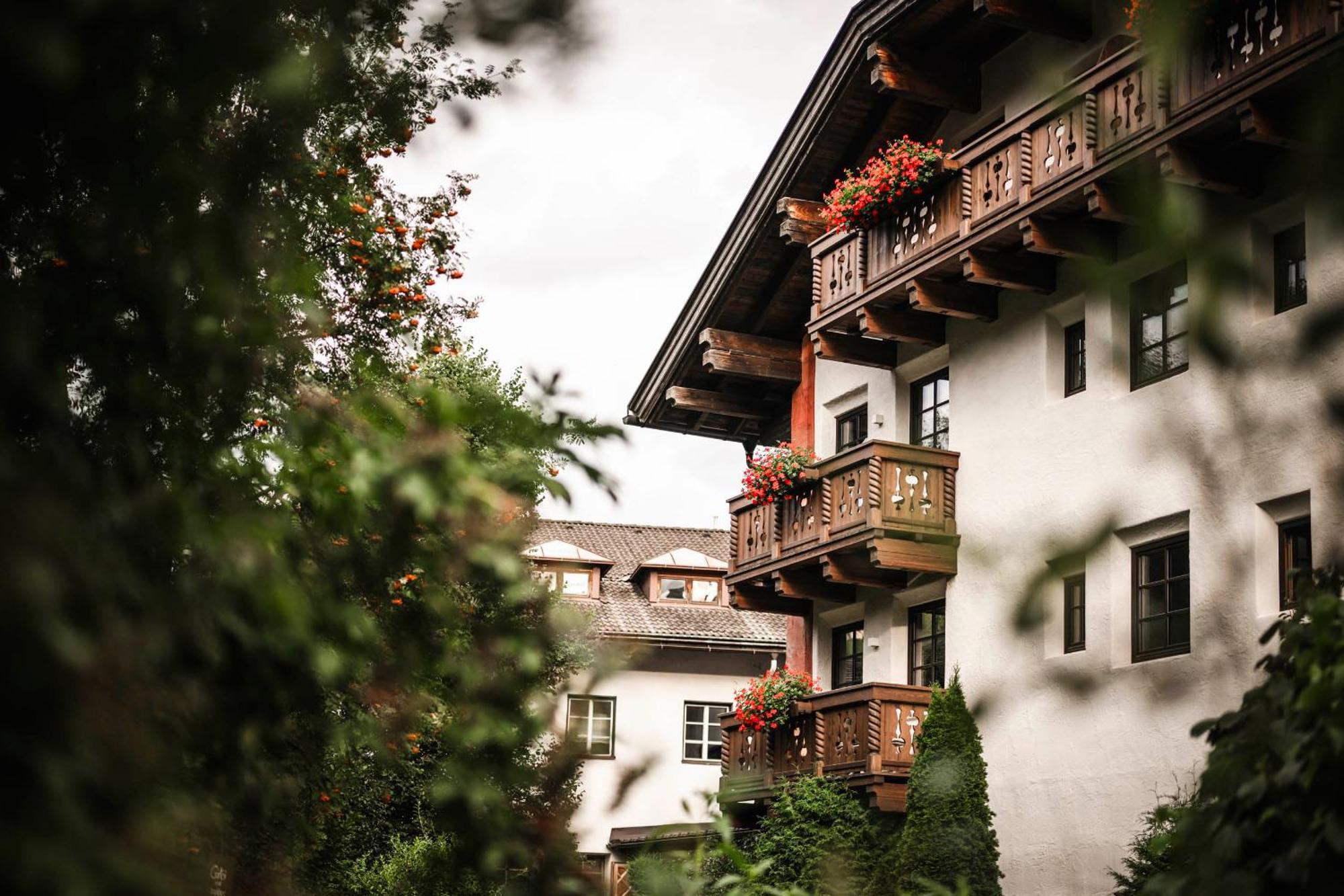 Strasserwirt - Ansitz Zu Tirol Strassen Bagian luar foto