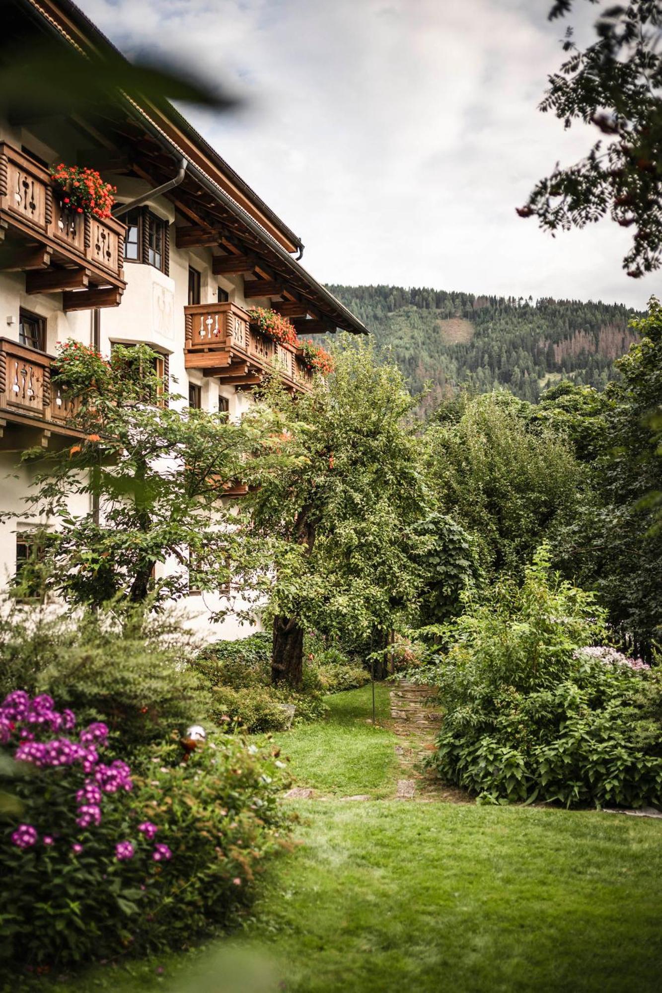 Strasserwirt - Ansitz Zu Tirol Strassen Bagian luar foto